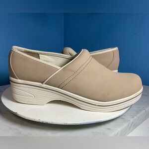 Croft and barrow womens GrayBrown Mules Shoe SZ  8.5